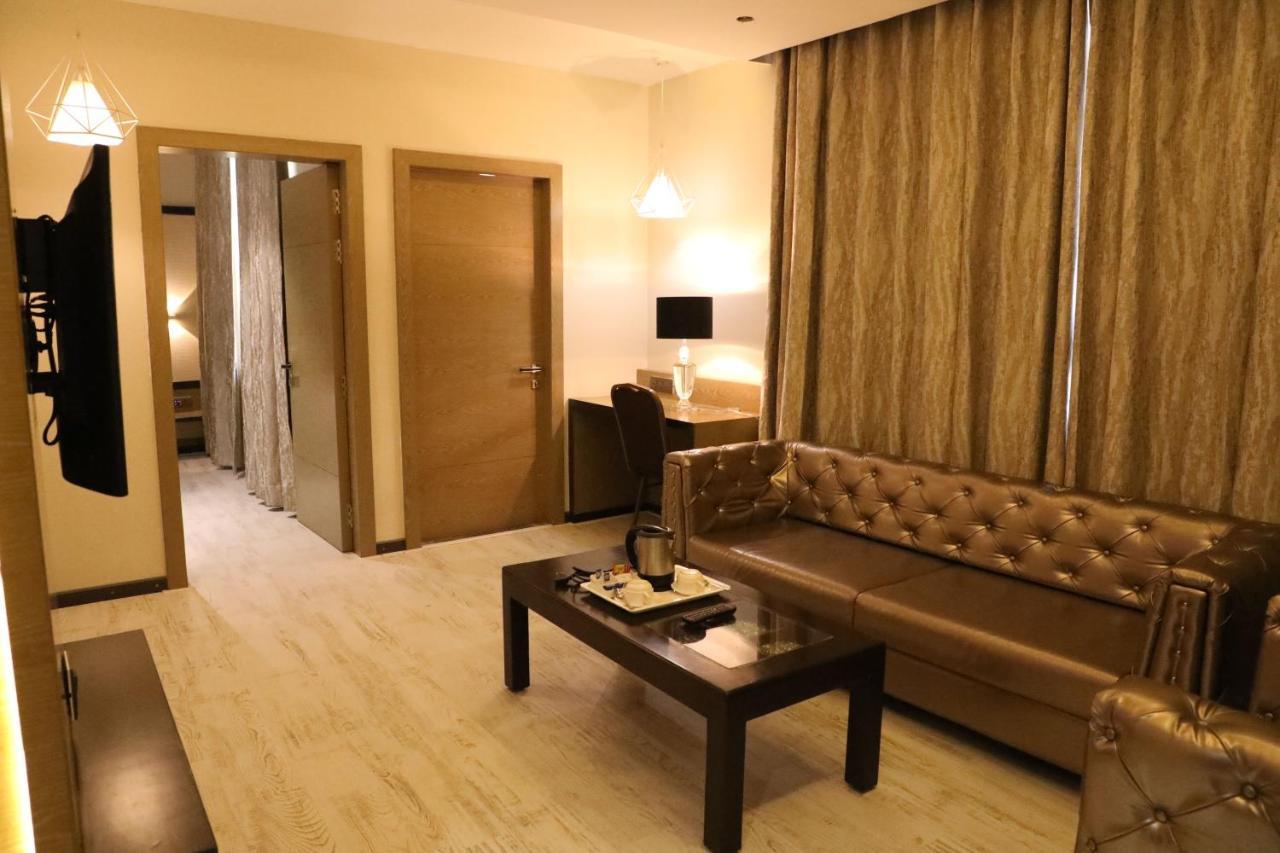 The Imperial Grand Hotel Ujjain Exterior photo